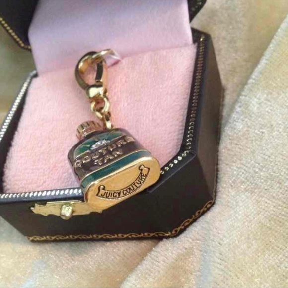Juicy Couture Tan Charm 😎🏝️🏖️👙 - Picture 4 of 4